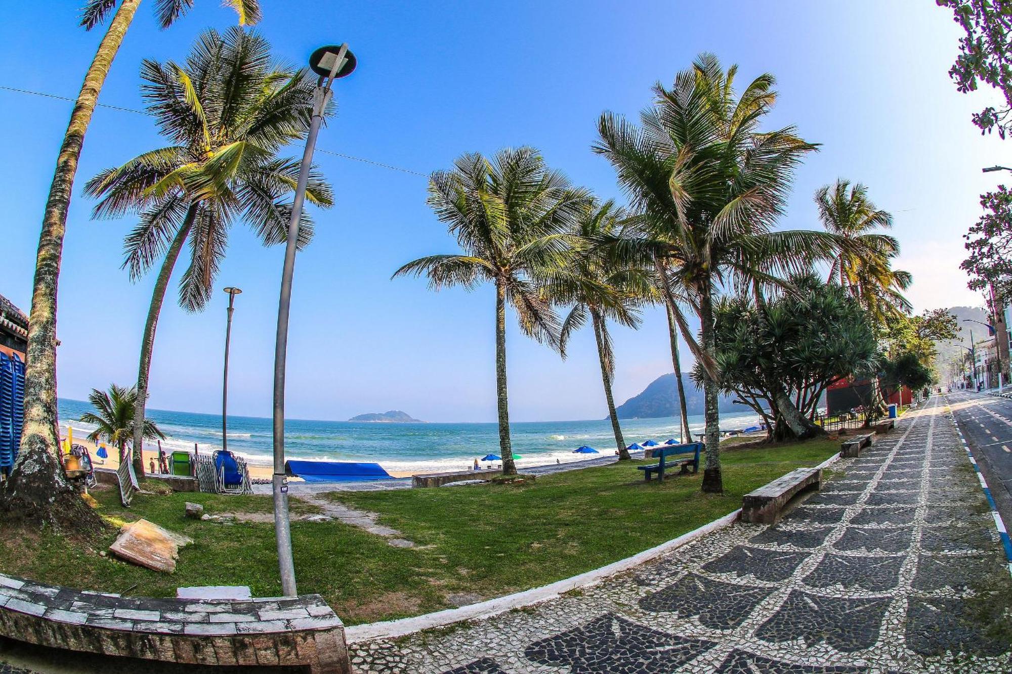 1E - Pé na areia do Guarujá - Praia do Tombo Extérieur photo