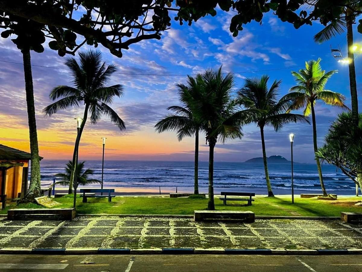 1E - Pé na areia do Guarujá - Praia do Tombo Extérieur photo