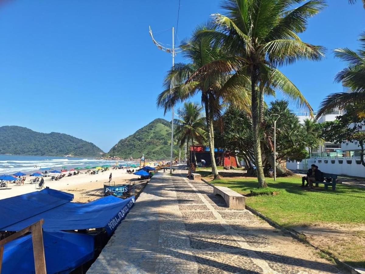 1E - Pé na areia do Guarujá - Praia do Tombo Extérieur photo